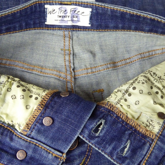 Free People Cotton Stretch Denim Button Front Frayed Hem Bell Bottom Jeans NWT - Picture 7 of 9
